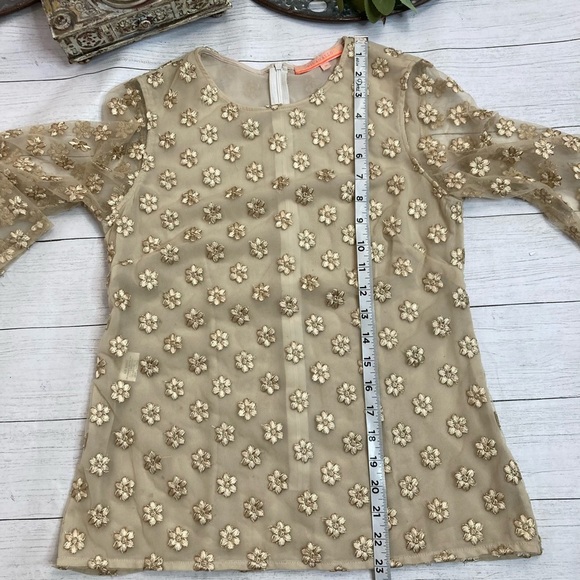 Vilagallo Embroidered Metallic Gold Blouse - Picture 6 of 12